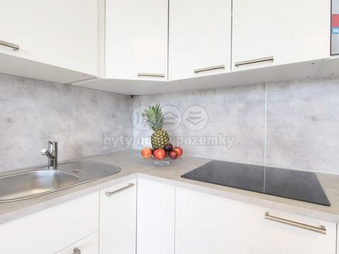 Pronájem bytu 1+kk, Praha - Vysočany, Poděbradská, 33 m2