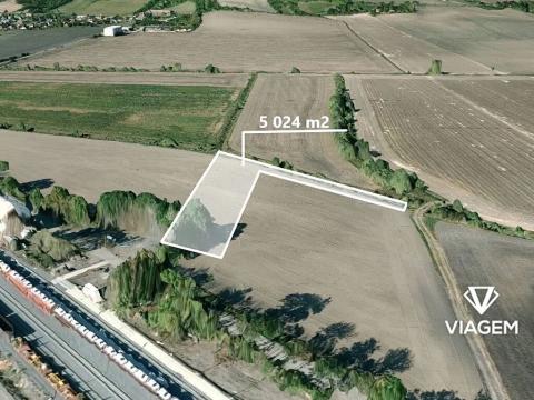 Prodej podílu pole, Vinařice, 1674 m2