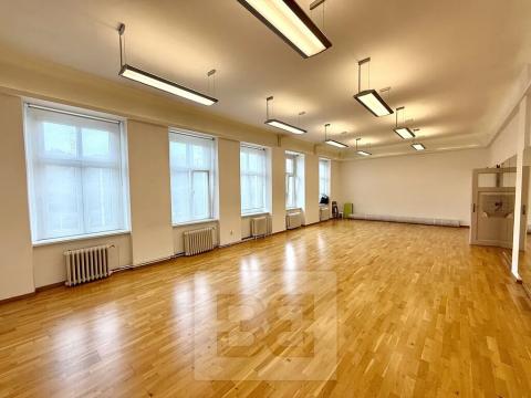 Pronájem kanceláře, Praha - Smíchov, Nádražní, 139 m2
