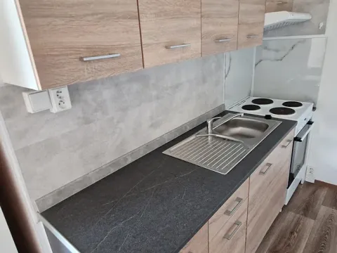 Pronájem bytu 1+kk, Teplice, Maršovská, 32 m2