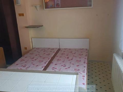Pronájem bytu 1+1, Praha - Strašnice, Nad kapličkou, 38 m2