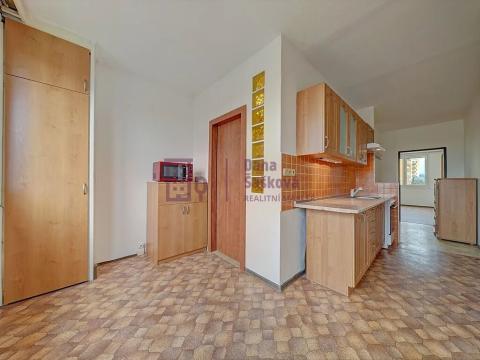 Pronájem bytu 2+1, Jindřichův Hradec, sídliště Vajgar, 62 m2