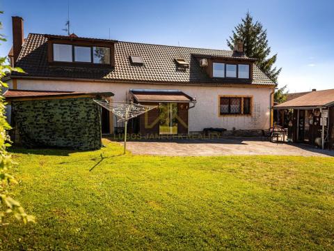 Prodej rodinného domu, Černá v Pošumaví, 210 m2