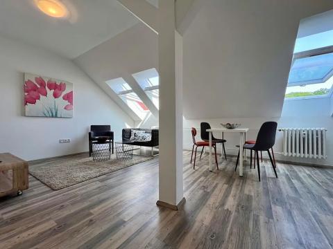 Pronájem bytu 3+kk, Praha, Podnádražní, 60 m2