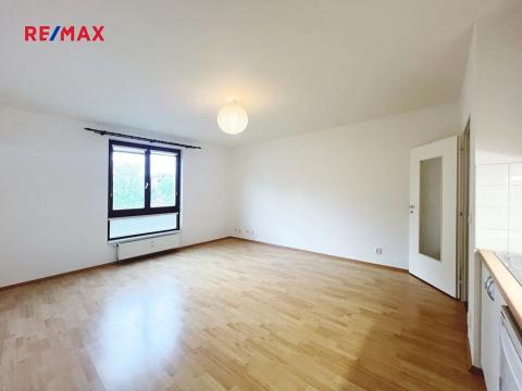Pronájem bytu 1+kk, Praha - Stodůlky, Jaroslava Foglara, 31 m2