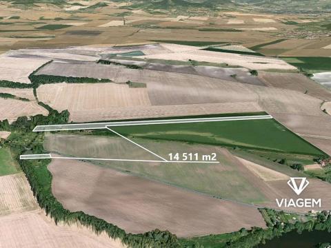 Prodej podílu pole, Křesín, 1813 m2