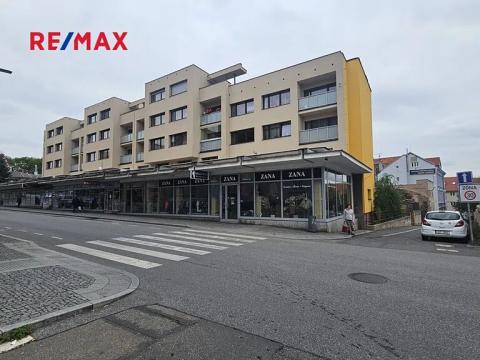 Pronájem obchodního prostoru, Kolín, Pražská, 204 m2