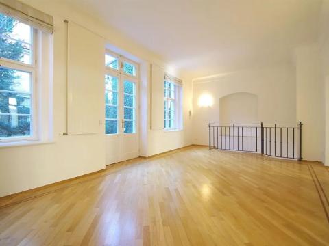 Pronájem bytu 4+1, Praha - Malá Strana, Vlašská, 184 m2