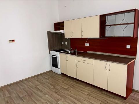 Pronájem bytu 1+1, Klatovy, nám. Míru, 38 m2