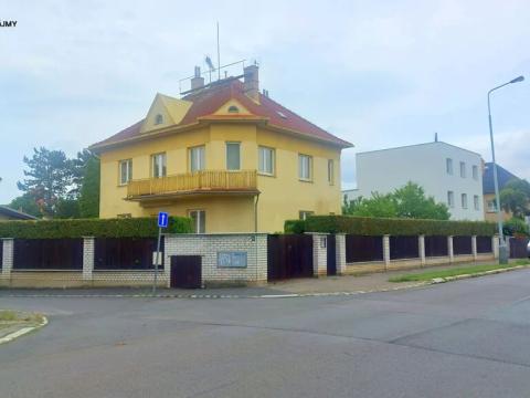 Prodej vily, Praha - Suchdol, 243 m2