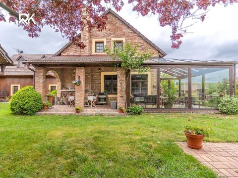 Prodej rodinného domu, Bříství, 375 m2