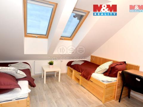 Pronájem bytu 1+kk, Pardubice - Cihelna, Brozanská, 51 m2