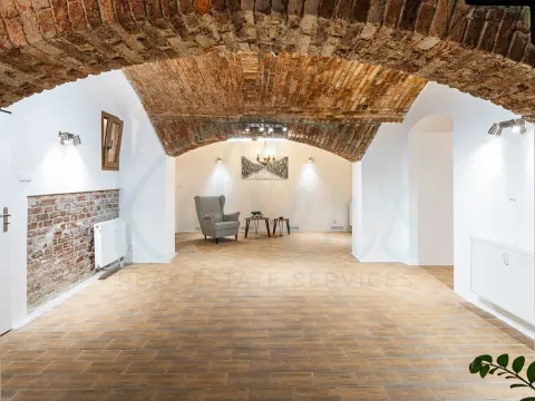 Prodej obchodního prostoru, Praha - Smíchov, Mozartova, 109 m2