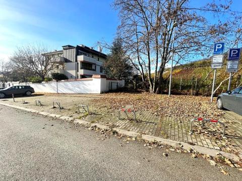 Pronájem garážového stání, Praha - Troja, Jiřího Jandy, 18 m2