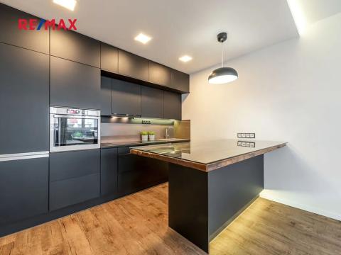 Pronájem bytu 2+kk, Praha - Vysočany, Pod Harfou, 55 m2