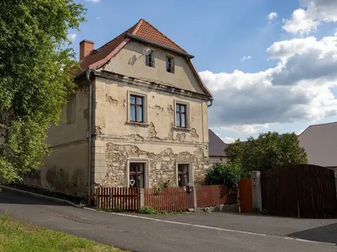 Prodej vícegeneračního domu, Bžany, 240 m2