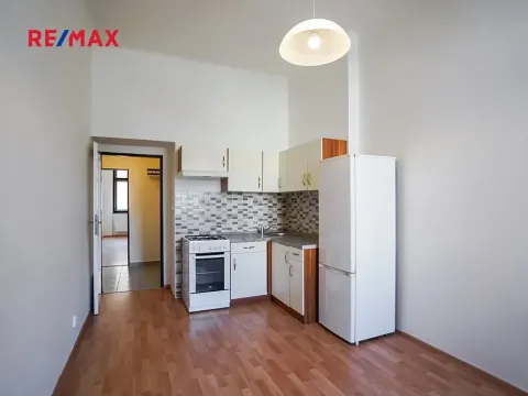 Pronájem bytu 1+1, Praha - Vinohrady, Velehradská, 40 m2