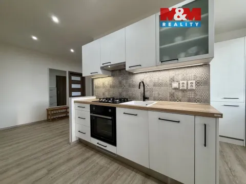 Prodej bytu 3+1, Klášterec nad Ohří, Na Vyhlídce, 66 m2