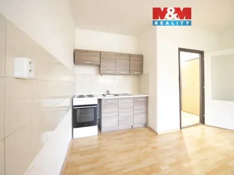 Prodej bytu 2+kk, Děčín - Děčín V-Rozbělesy, Závodní, 42 m2
