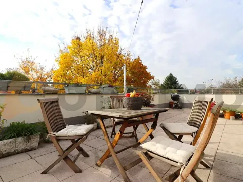 Prodej bytu 4+kk, Roztoky, Tyršovo nám., 88 m2