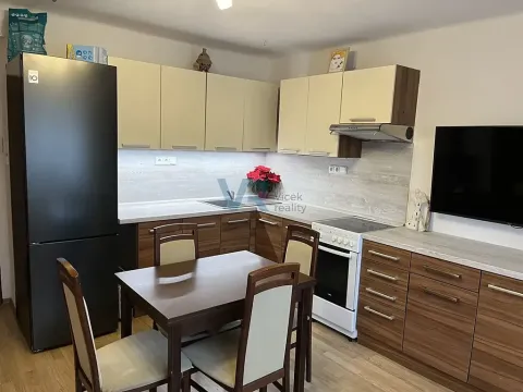 Prodej bytu 3+kk, Trhové Sviny, Sídliště, 69 m2