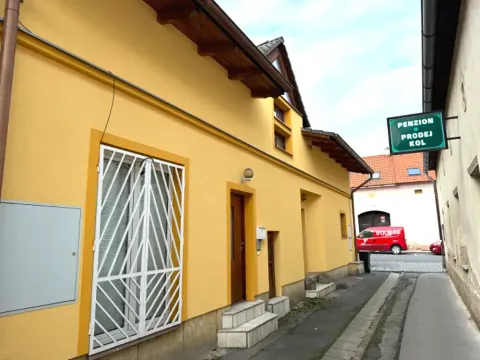 Prodej obchodního prostoru, Praha - Hlubočepy, Hlubočepská, 156 m2