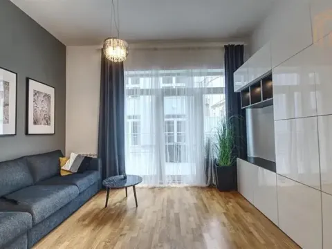 Pronájem bytu 1+kk, Praha - Vinohrady, Záhřebská, 50 m2