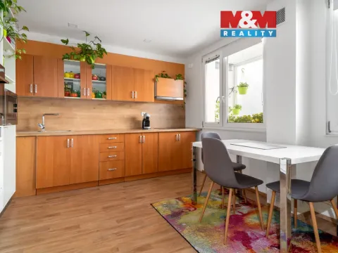 Prodej bytu 3+kk, Pardubice - Polabiny, Družstevní, 54 m2