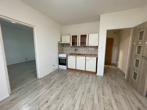 Pronájem bytu 2+kk, Jablonec nad Nisou, Liberecká, 36 m2