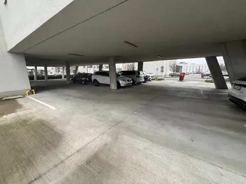 Pronájem garážového stání, Brno, Kigginsova, 12 m2