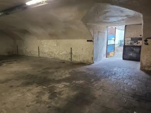 Pronájem garáže, Terezín, Palackého, 83 m2