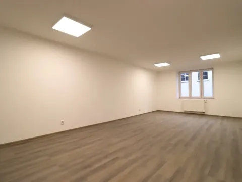 Pronájem kanceláře, Modřice, Brněnská, 34 m2