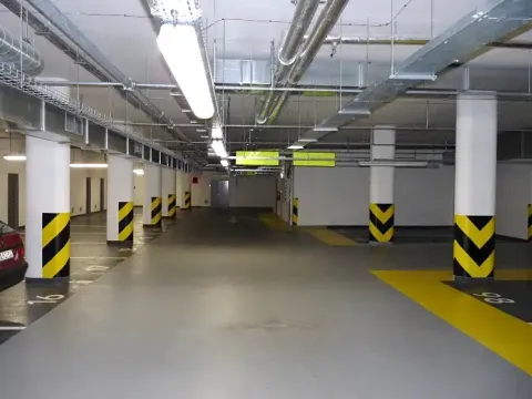 Pronájem garážového stání, Praha - Vinohrady, Korunní, 20 m2