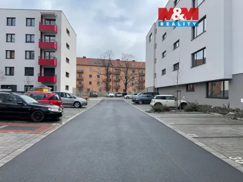 Pronájem garáže, Pardubice, Bratranců Veverkových, 14 m2