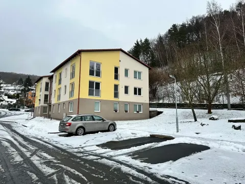 Pronájem bytu 1+kk, Děčín, Na Slatinách, 38 m2