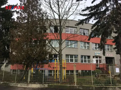 Pronájem kanceláře, Praha - Hloubětín, Nademlejnská, 40 m2