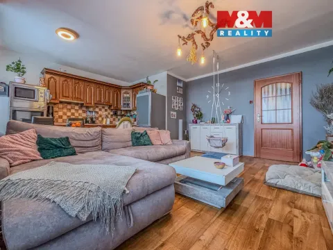 Prodej bytu 4+1, Litoměřice - Pokratice, Ladova, 77 m2