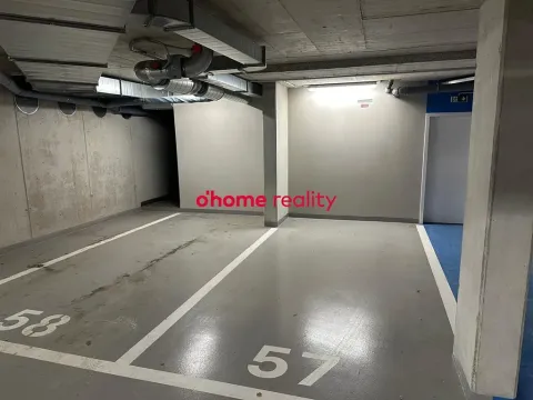 Pronájem garážového stání, Olomouc, Milana Ticháka, 13 m2