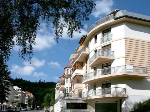 Prodej garážového stání, Karlovy Vary, Křižíkova, 16 m2