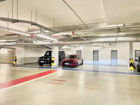 Pronájem garážového stání, Praha, 13 m2