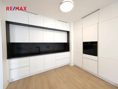 Pronájem bytu 2+kk, Praha - Hloubětín, Poděbradská, 59 m2