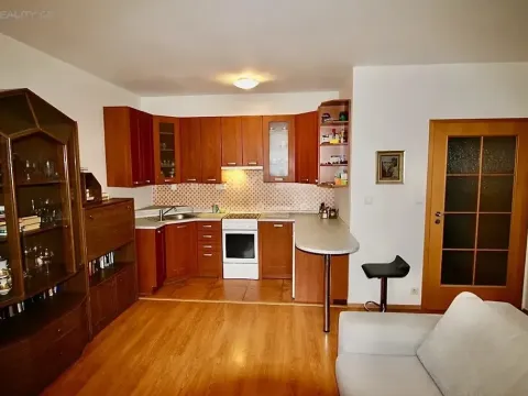 Dražba bytu 2+kk, Praha - Prosek, Nad šestikopy, 53 m2
