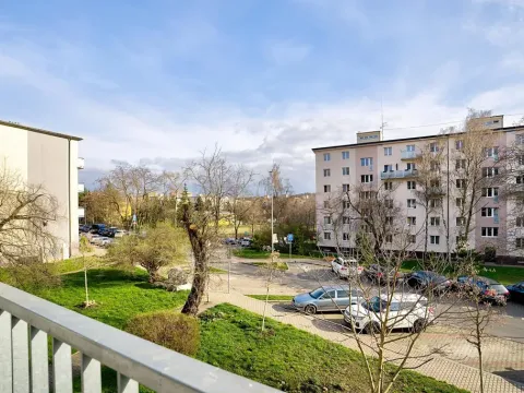 Pronájem bytu 2+1, Praha - Hloubětín, Zelenečská, 52 m2