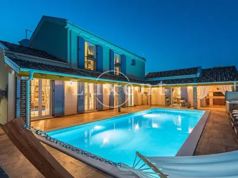 Prodej vily, Zadar, Chorvatsko, 410 m2