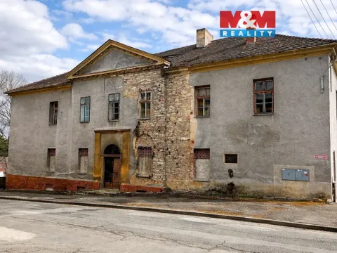 Prodej rodinného domu, Štěkeň, U Zámku, 834 m2
