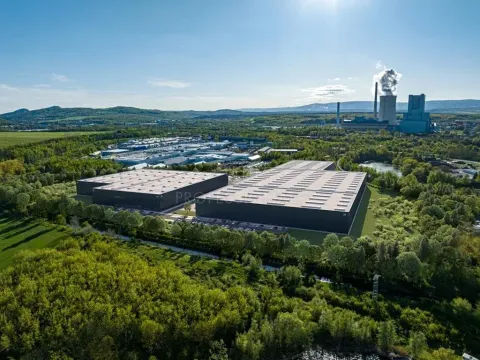 Pronájem skladu, Bílina, 13414 m2