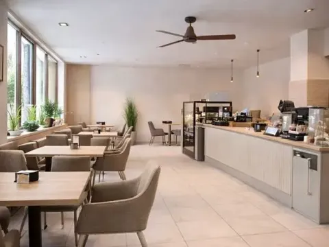 Pronájem restaurace, Praha - Malešice, U tvrze, 180 m2