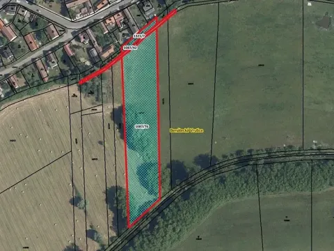 Prodej pole, Milovice, 8697 m2