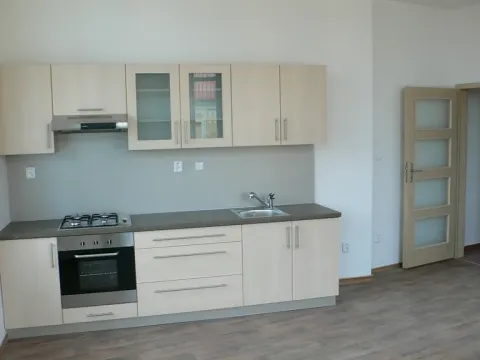Pronájem bytu 2+kk, Čáslav - Čáslav-Nové Město, Husova, 56 m2