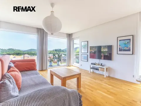 Prodej vícegeneračního domu, Bavoryně, 194 m2